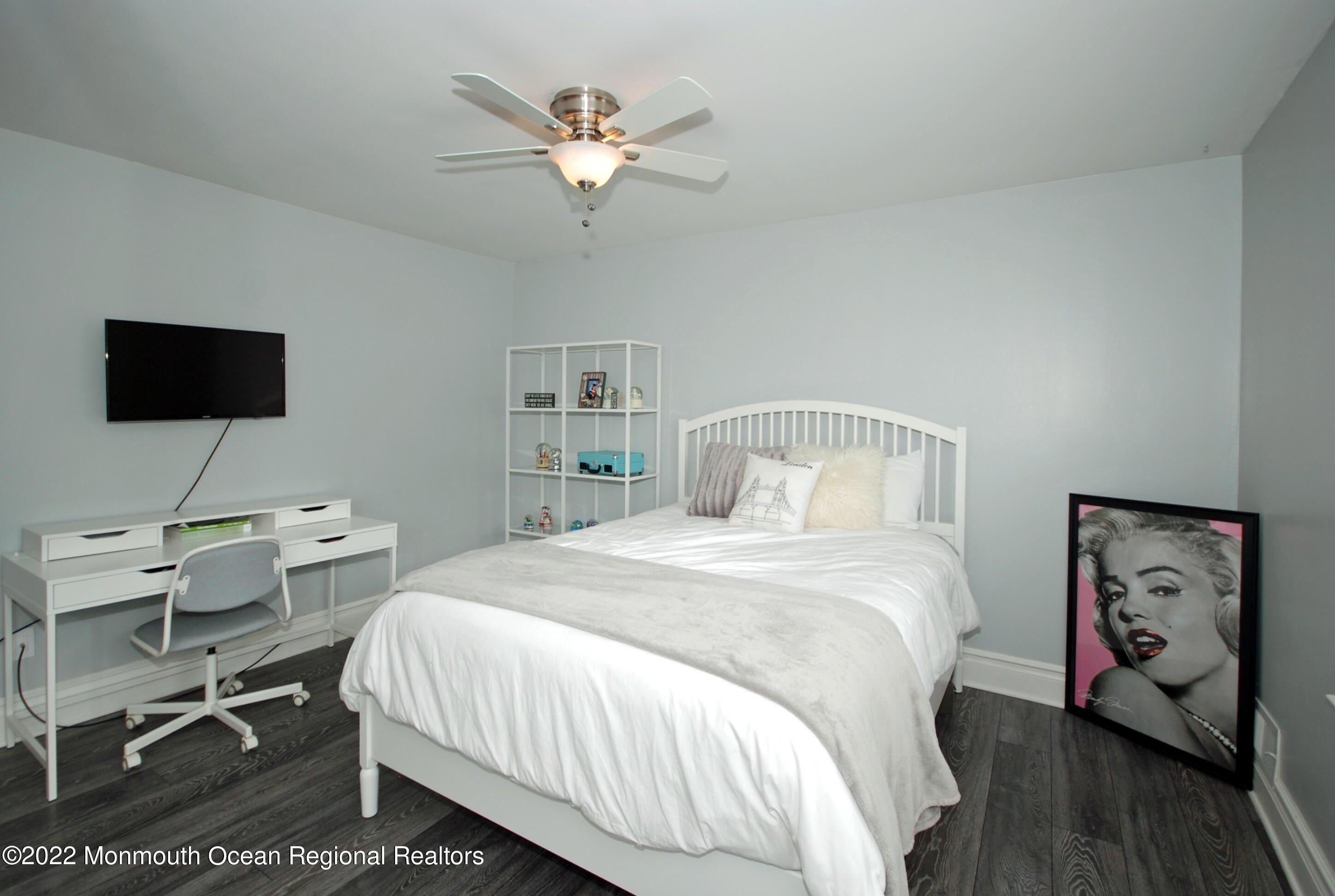 Davids Ln, Howell, NJ 07731