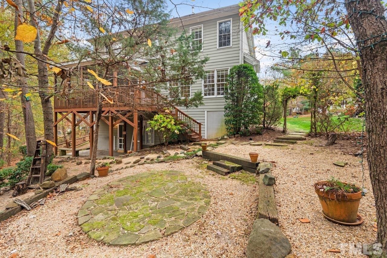 Montcastle Ct, Durham, NC 27705