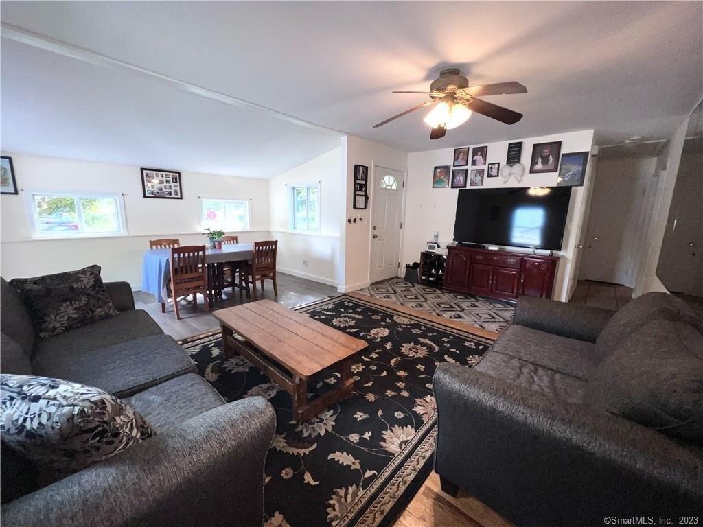 Roosevelt Dr, Seymour, CT 06483