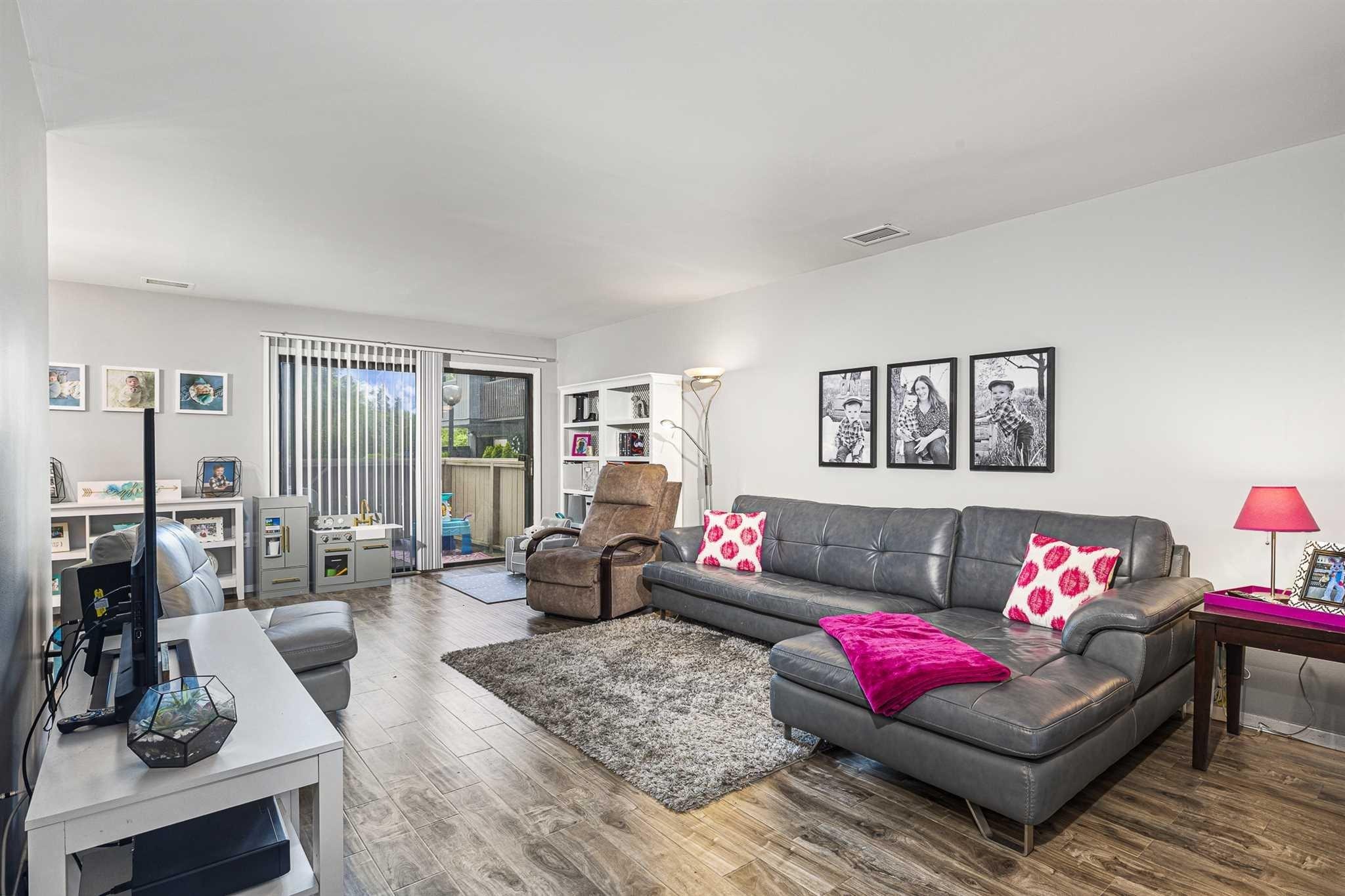 Mulberry Ct, Poughkeepsie, NY 12603
