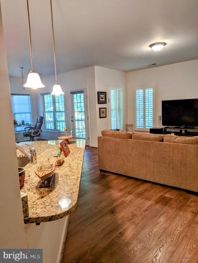 Honeysuckle Ln, California, MD 20619