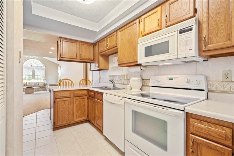 Ashford Dr, Cranberry Township, PA 16066