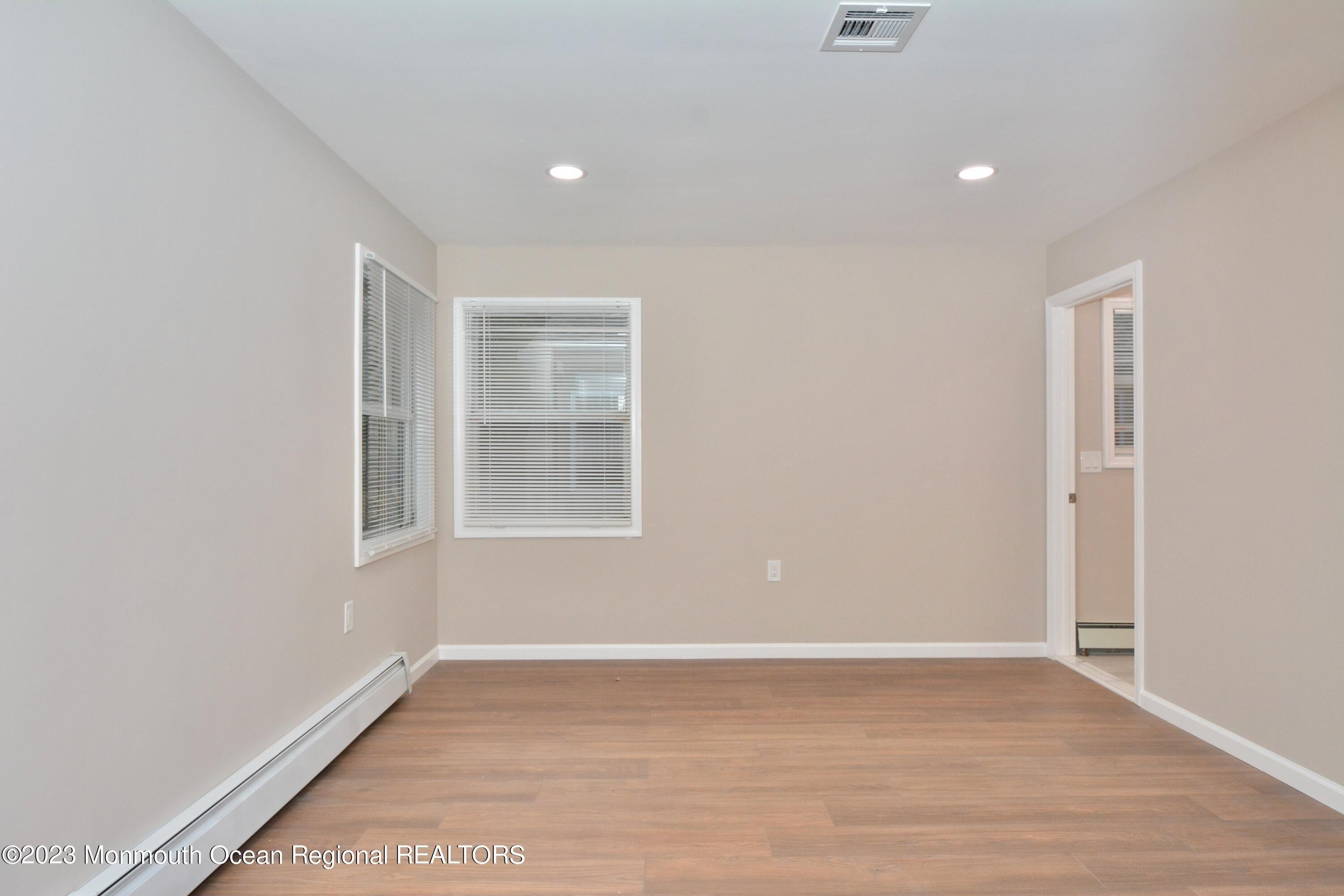 San Carlos St, Toms River, NJ 08757