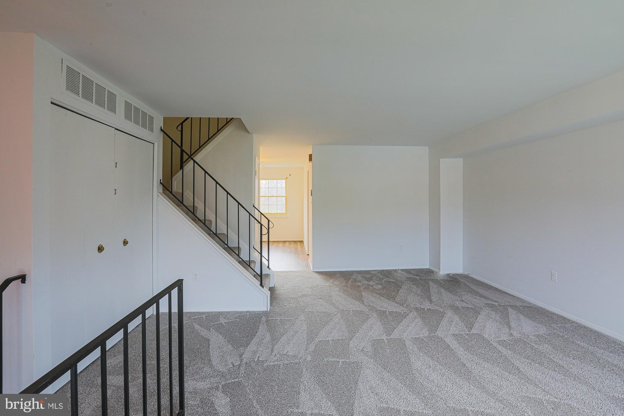 Golden Hill Ct, Catonsville, MD 21228