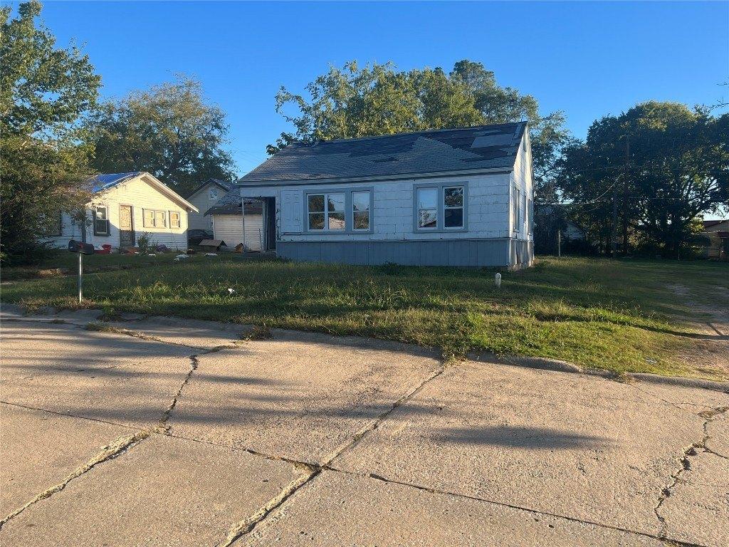 W Walnut Ave, Seminole, OK 74868
