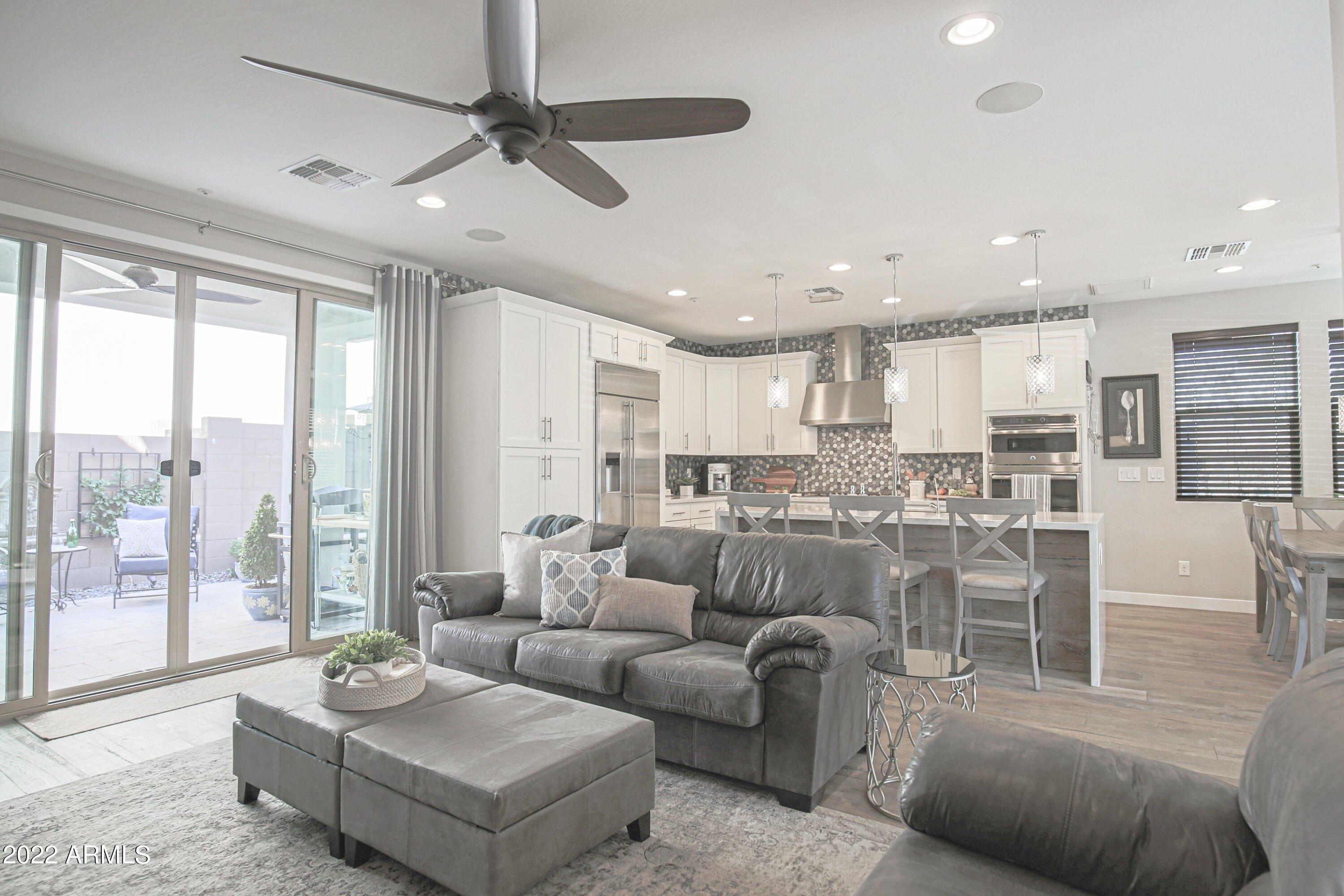 W Gloria Ln, Phoenix, AZ 85085