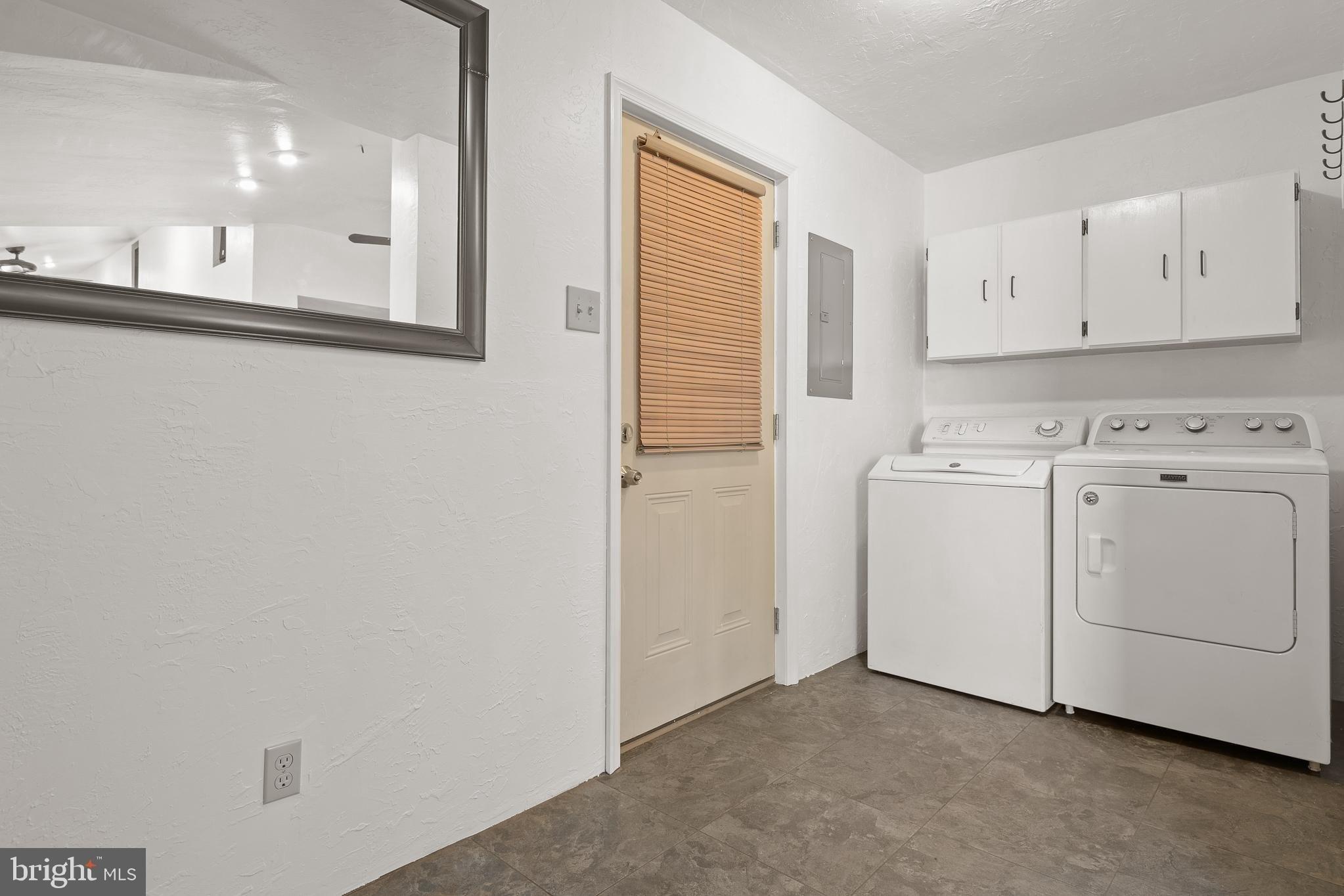 River Dr, York, PA 17406