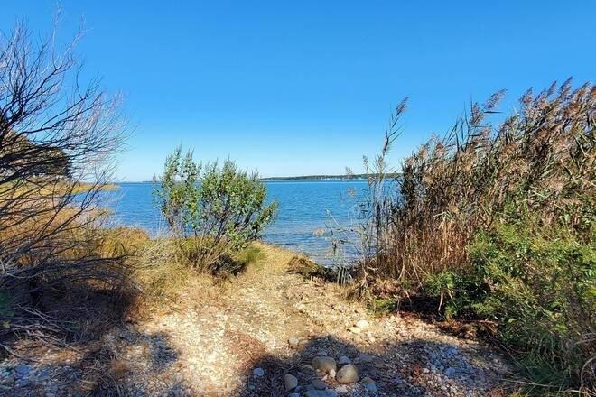 Duke Dr, East Hampton, NY 11937