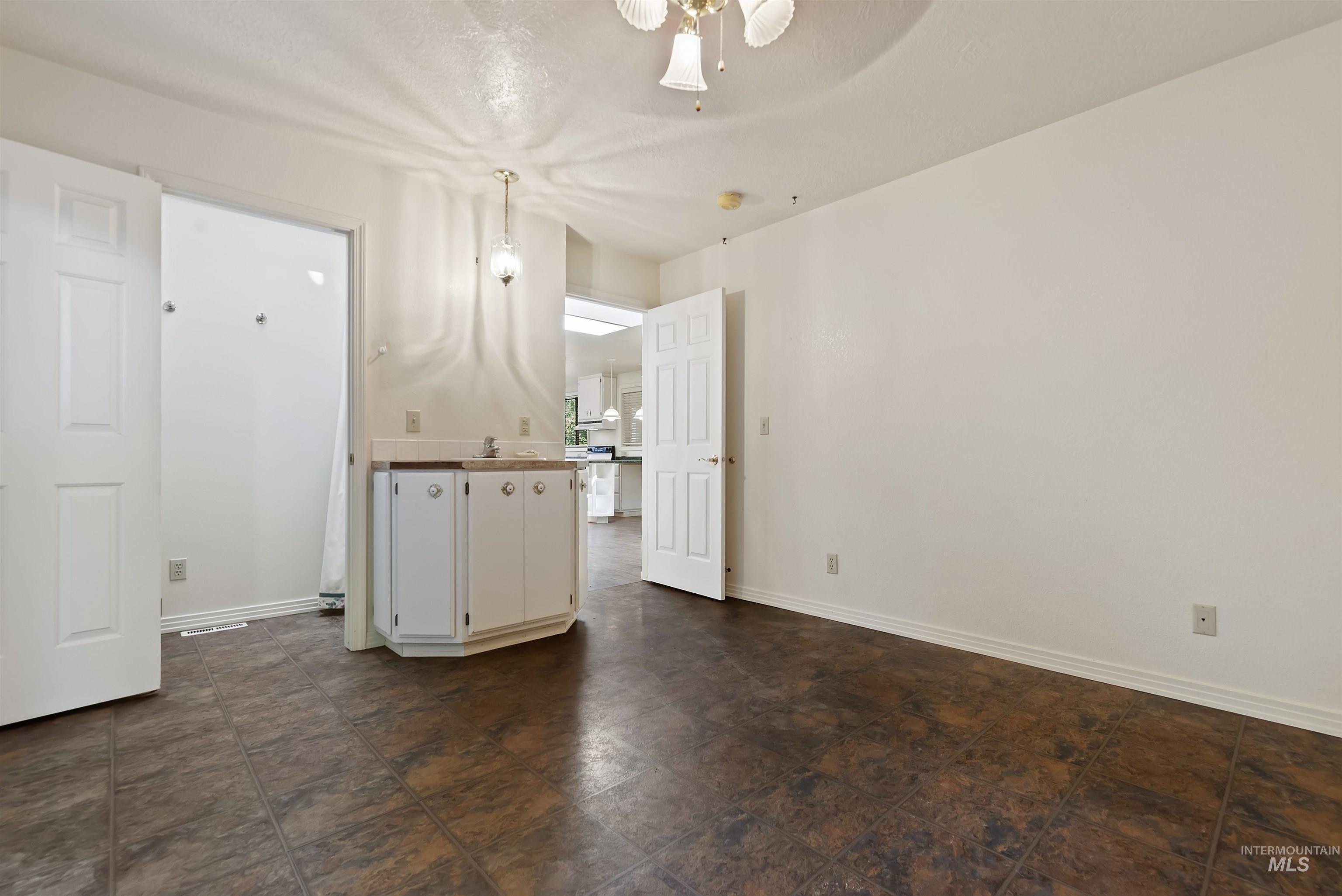 W Hill Rd, Boise, ID 83703