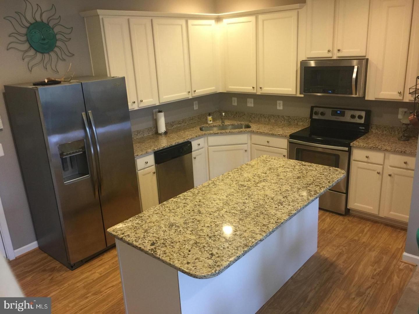 Mason Creek Cir, Woodbridge, VA 22191