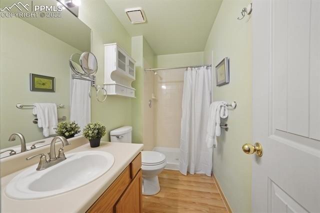Lisa Dr, Colorado Springs, CO 80915