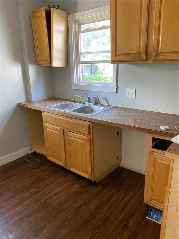 E Archwood Ave, Akron, OH 44301