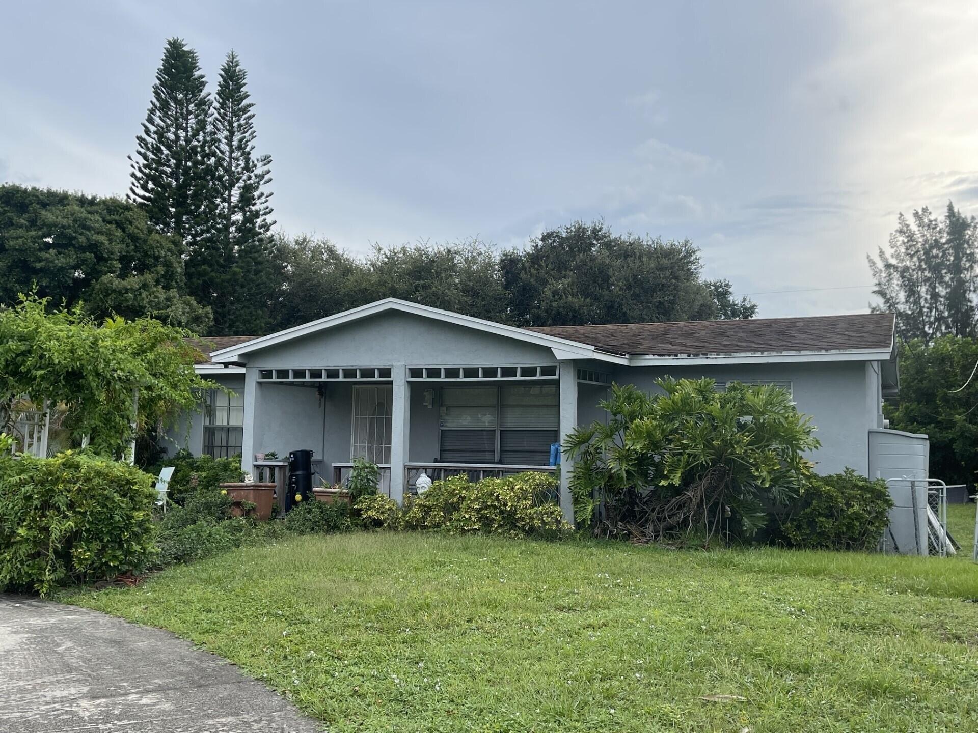 Dixie Ln, West Palm Beach, FL 33415