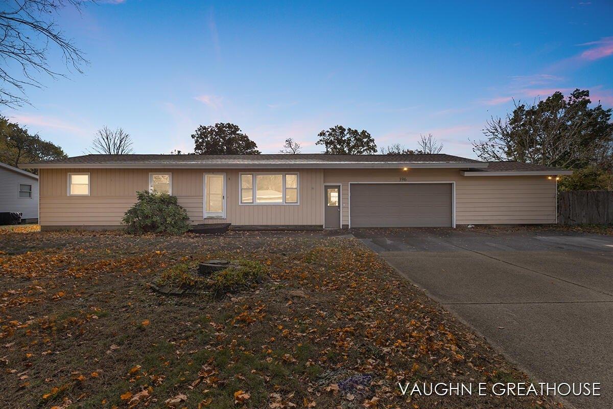 W Mae Rose Ave, Holland, MI 49424