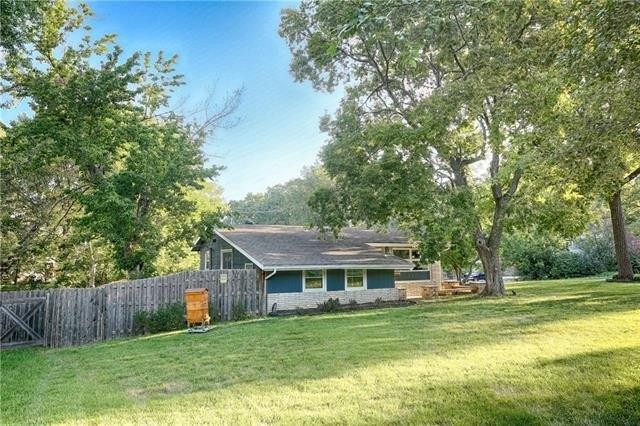 Sutton Ct, Kansas City, KS 66103