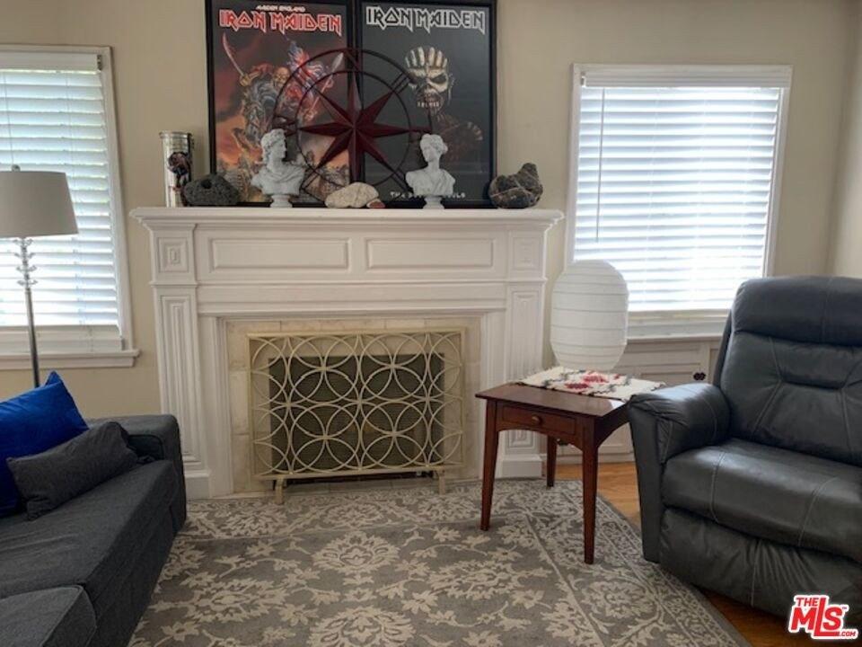 Oak St, Santa Monica, CA 90405