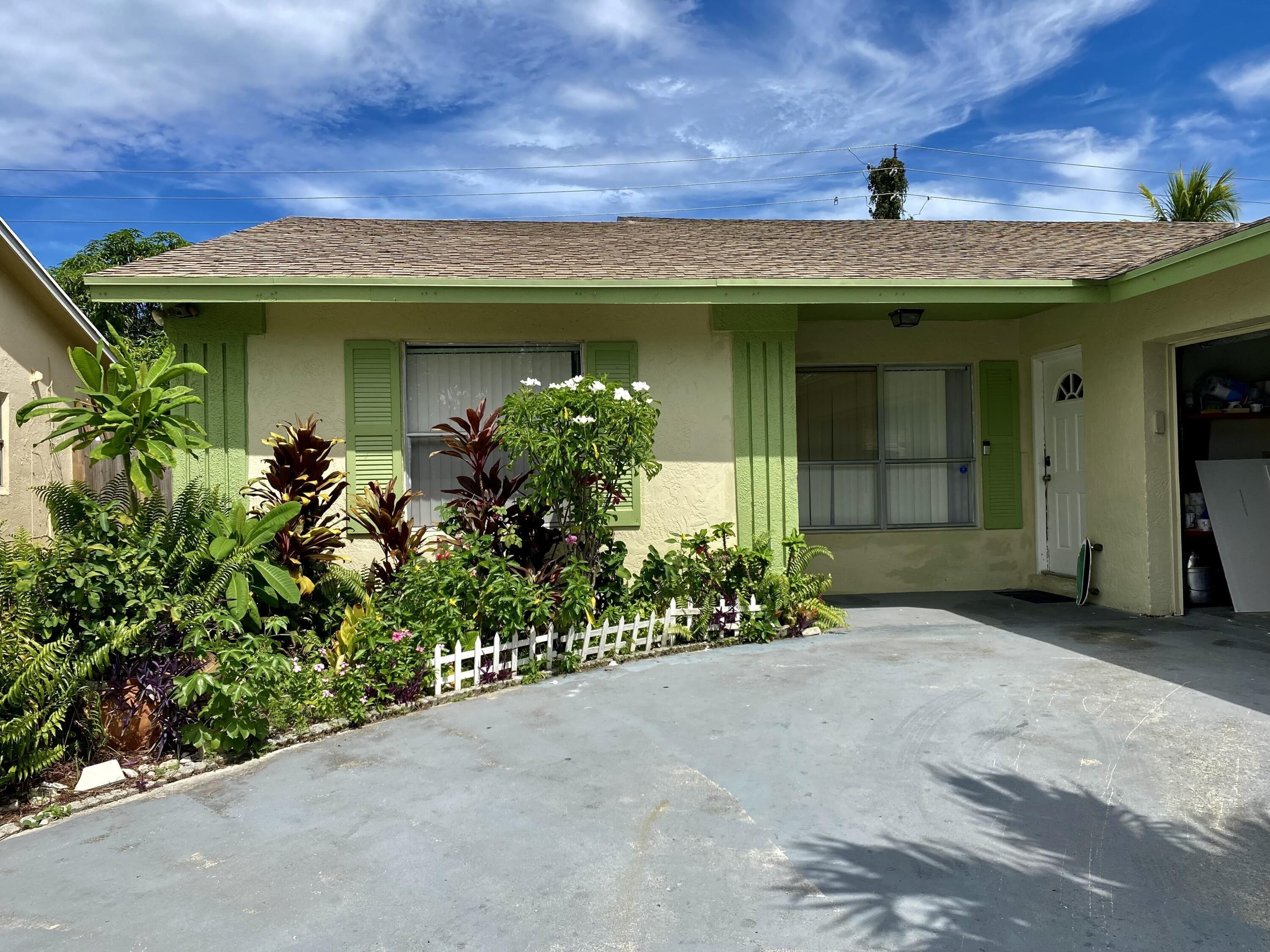 Westfall Rd, Lake Worth, FL 33463
