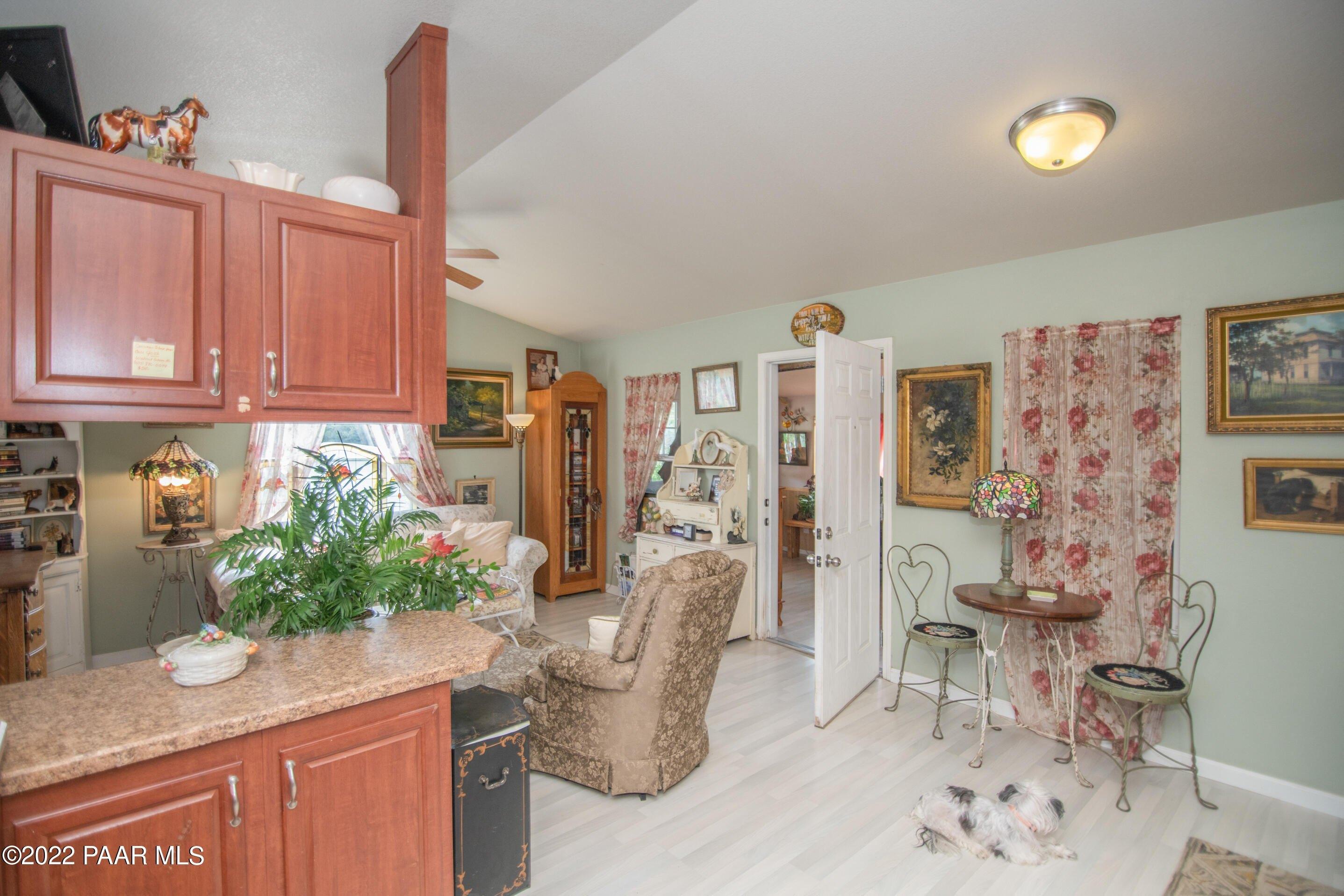 W Hampton Rd, Kirkland, AZ 86332