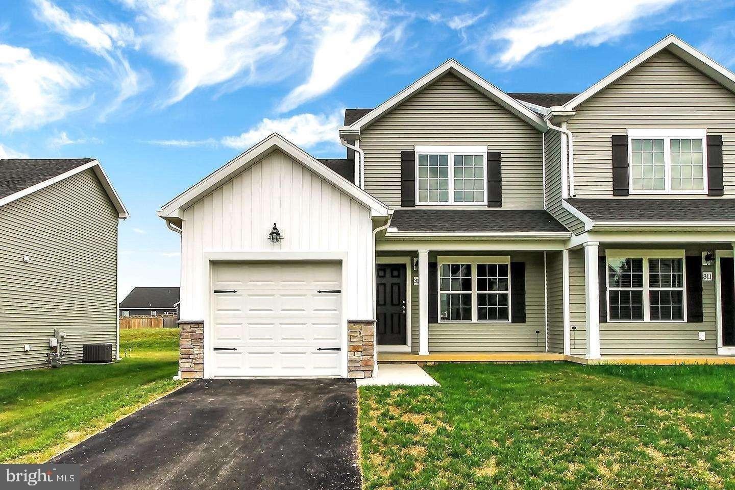 Maple Dr, Hanover, PA 17331