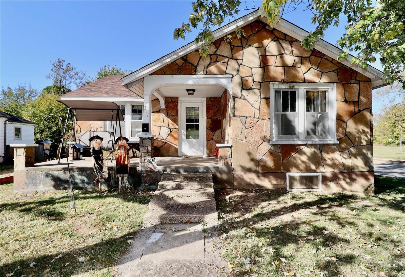 Read St, Lebanon, MO 65536