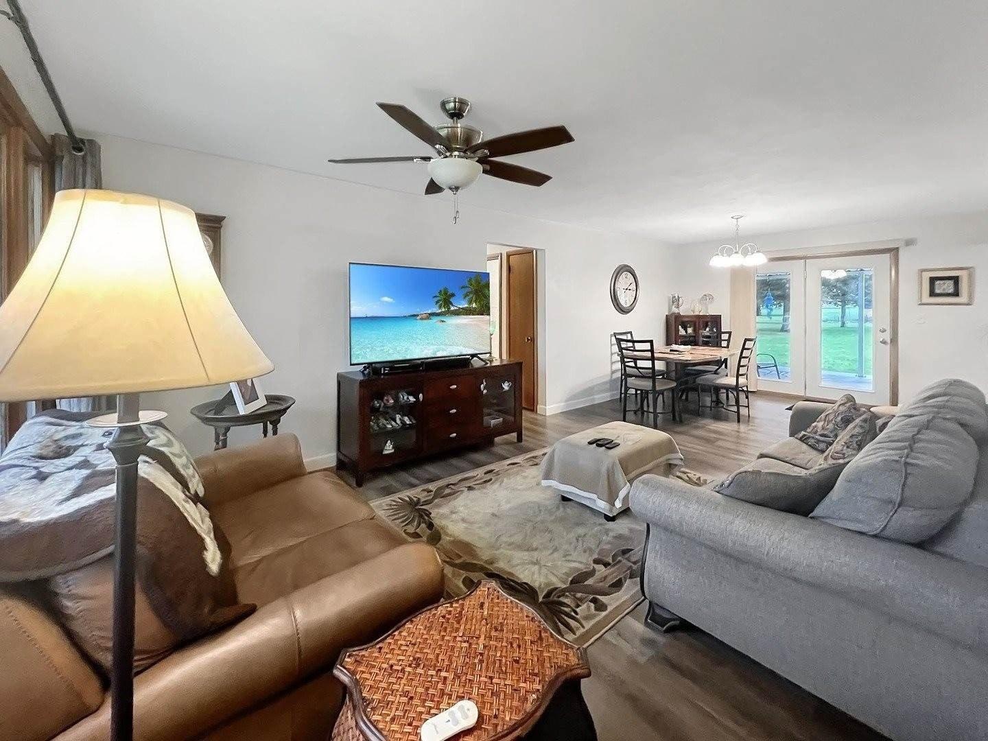 Park Crest Dr, Freeport, IL 61032