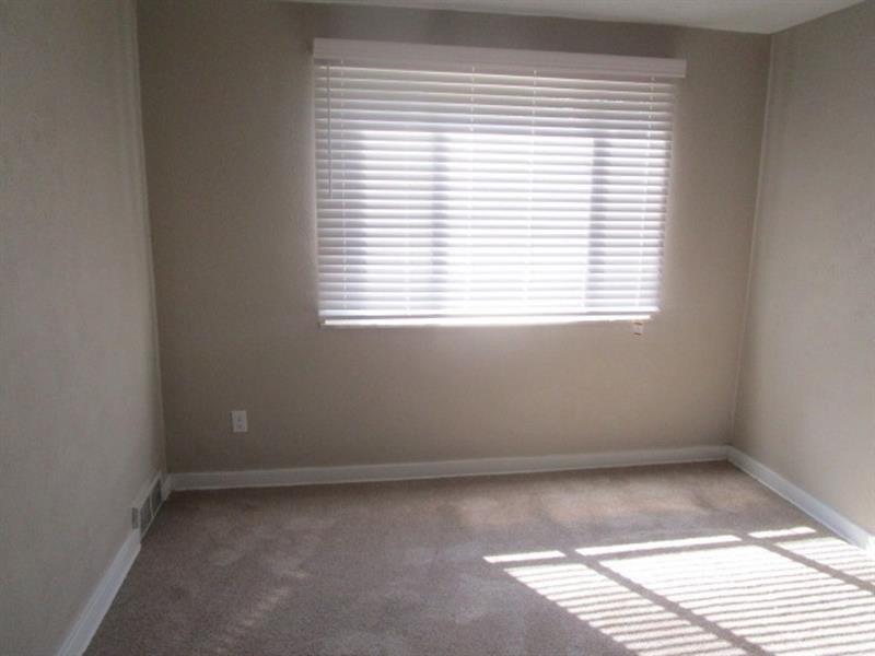 Pheasant Dr, Penn Hills, PA 15235