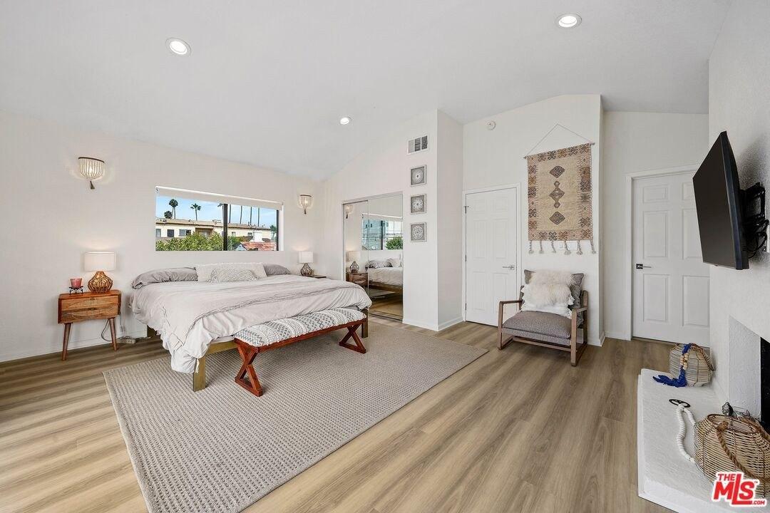 S Orange Dr, Los Angeles, CA 90019