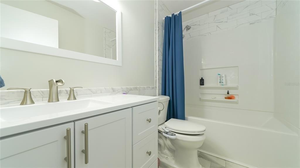Chaucer Ln, Sarasota, FL 34241