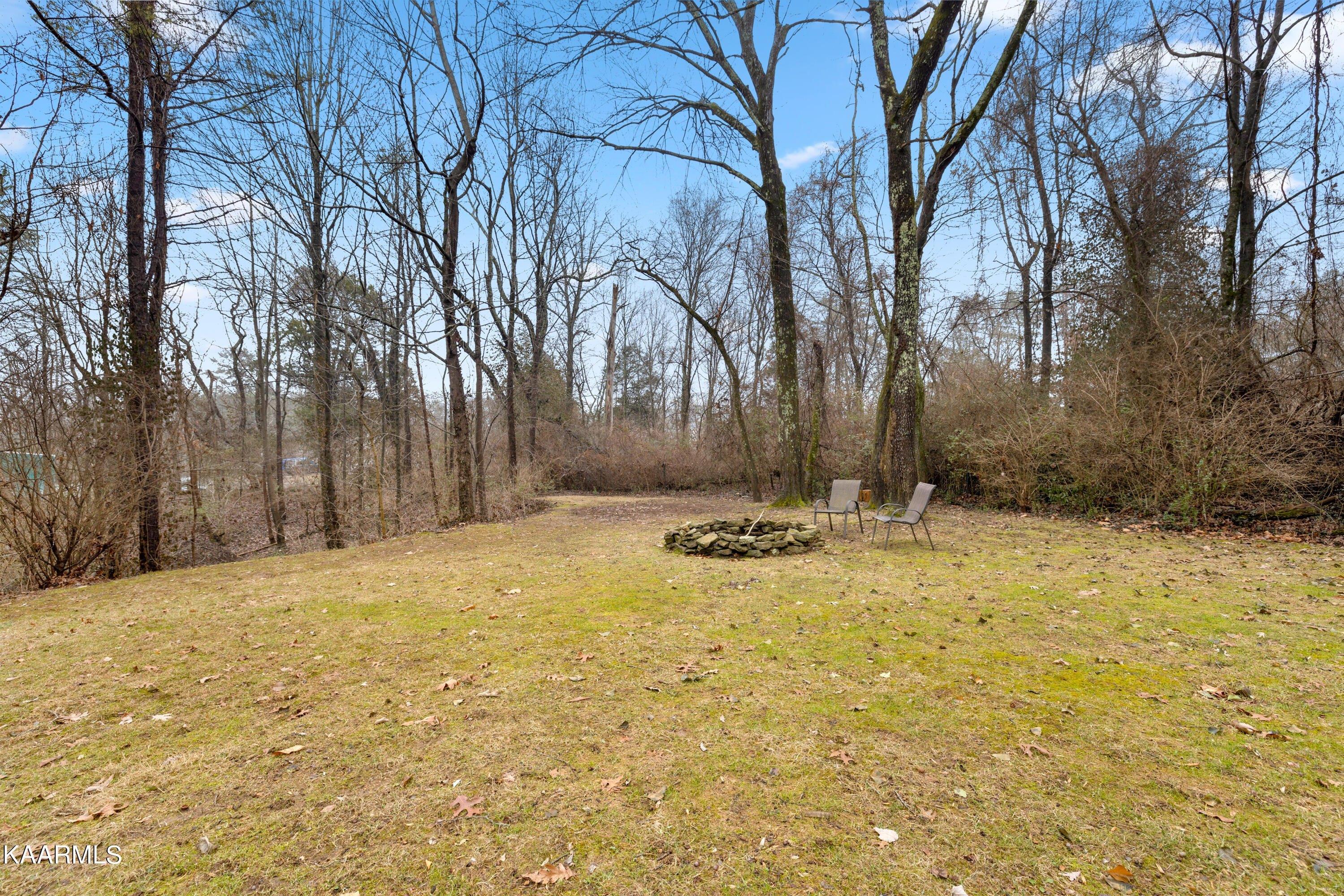 Christin Lee Cir, Knoxville, TN 37931