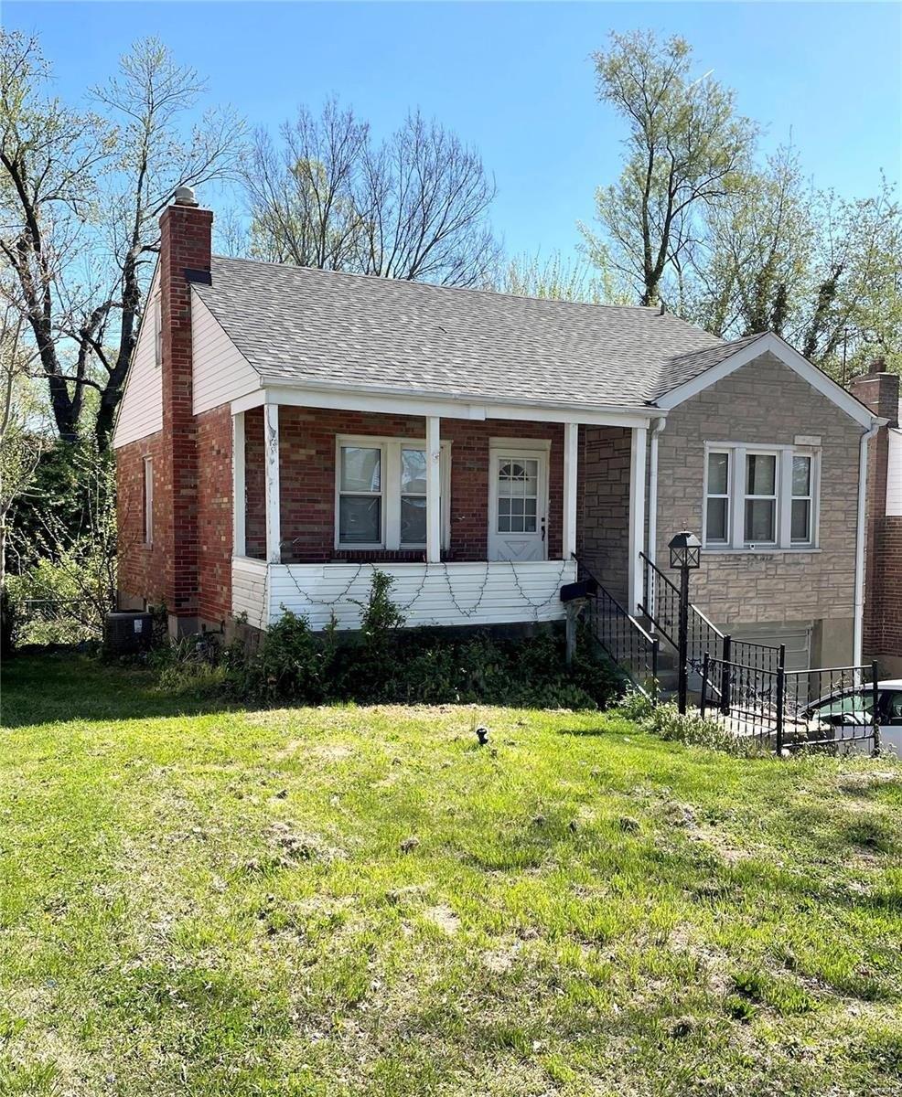 Avie Dr, Saint Louis, MO 63136