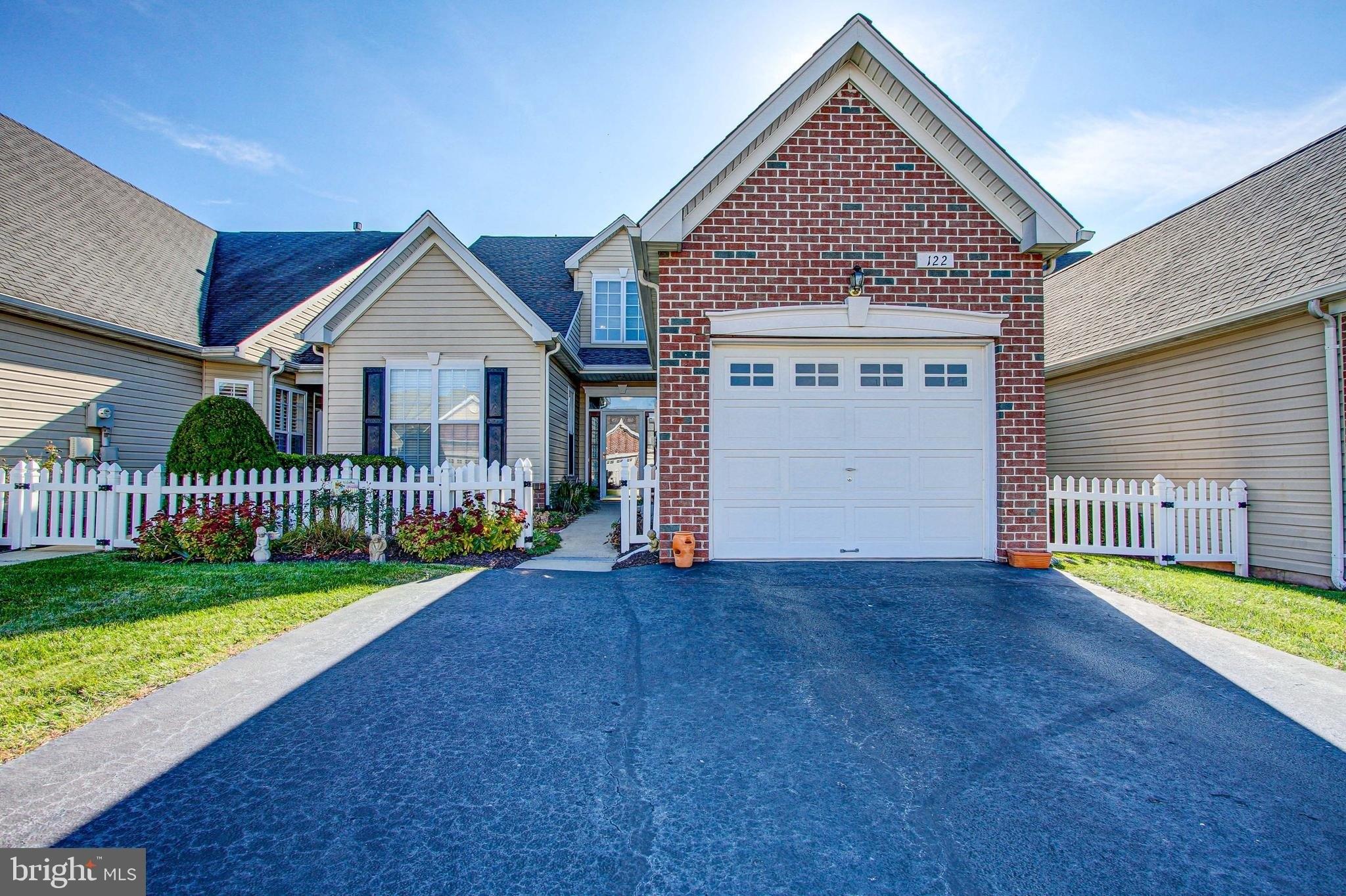 Devonshire Way, Sellersville, PA 18960