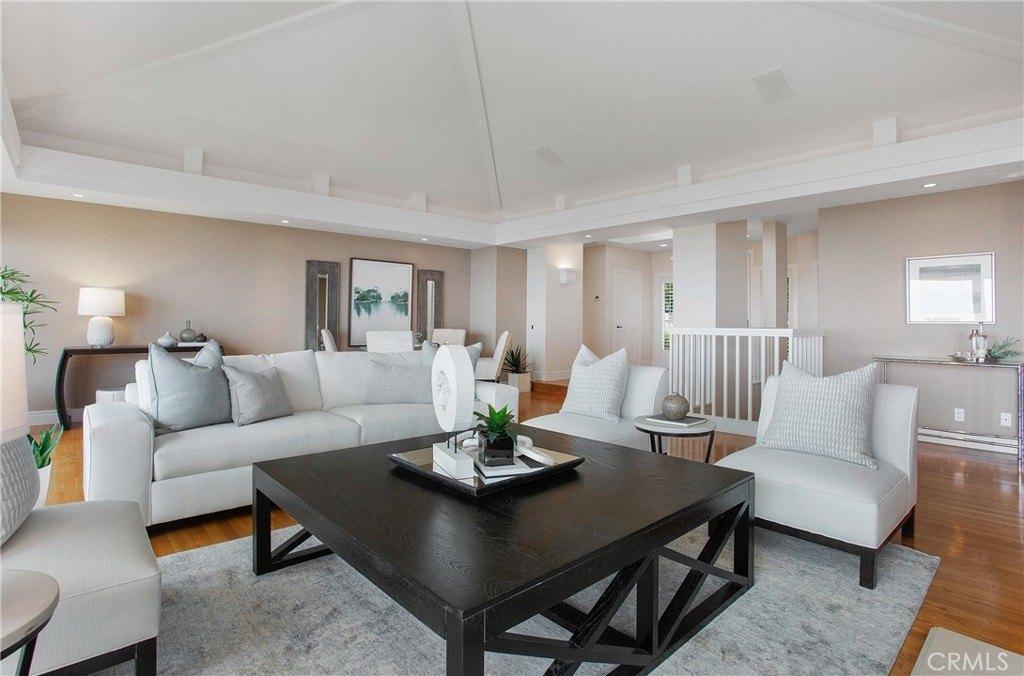 Pelican Dr, Laguna Beach, CA 92651
