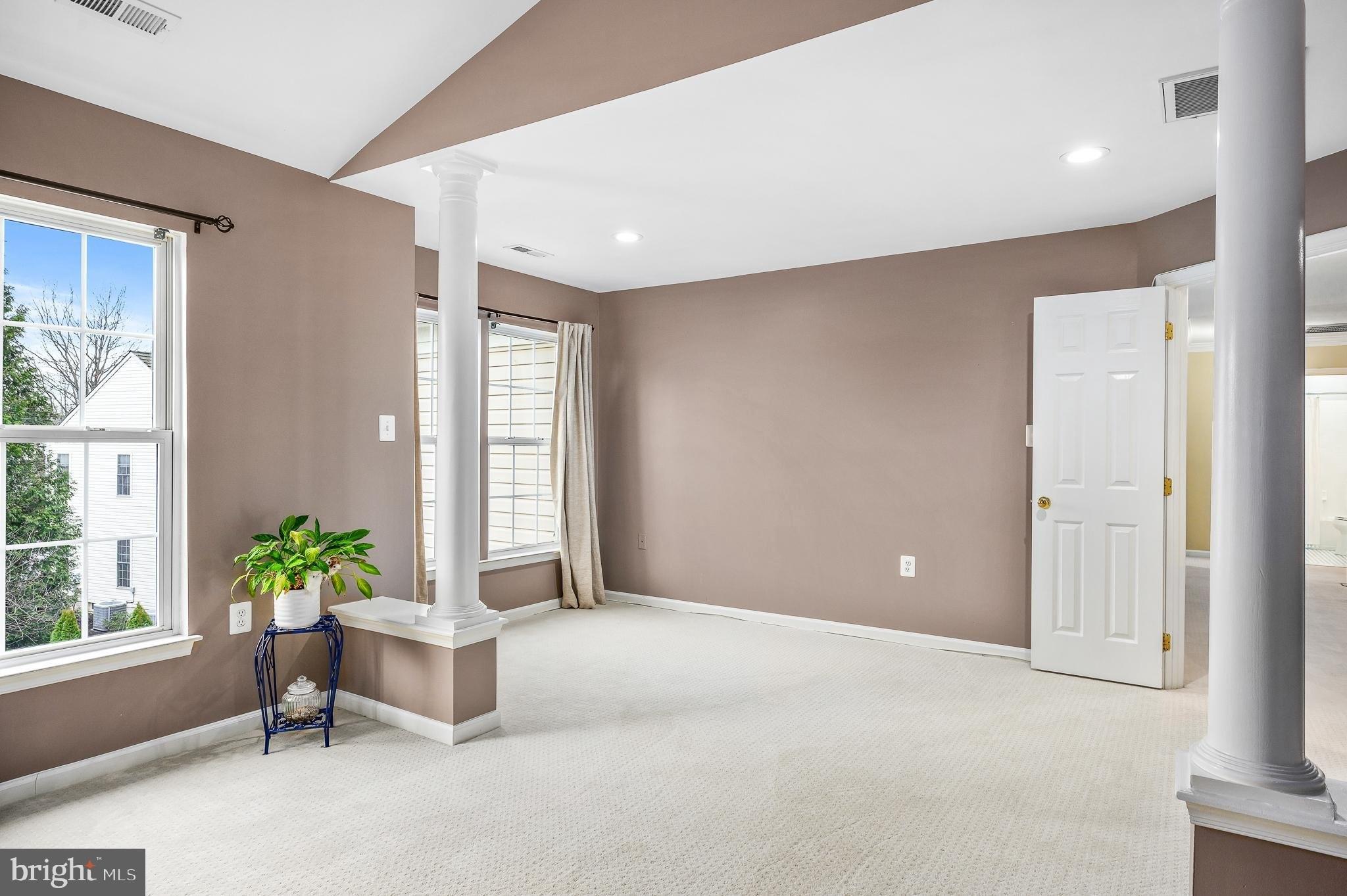 Meade Dr Sw, Leesburg, VA 20175