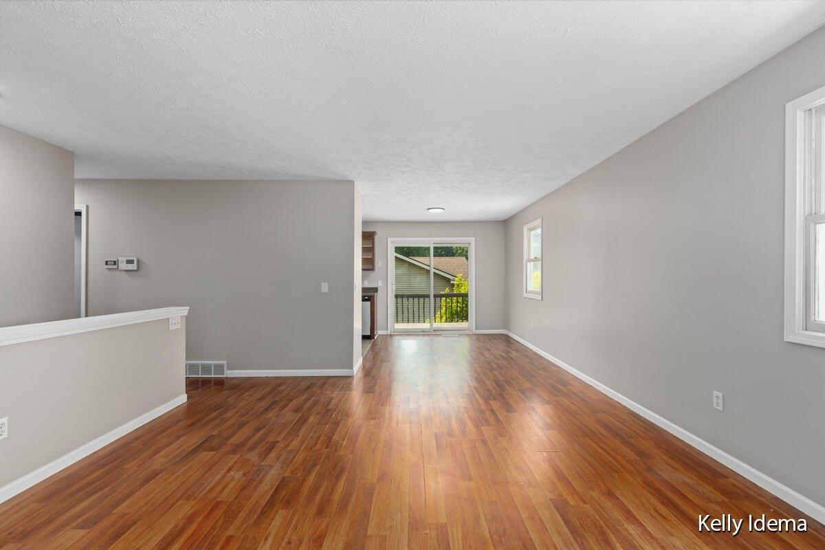 Woodside Dr, Holland, MI 49424