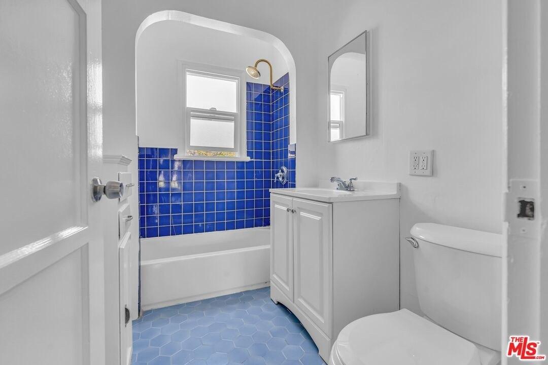 N Vista St, Los Angeles, CA 90046
