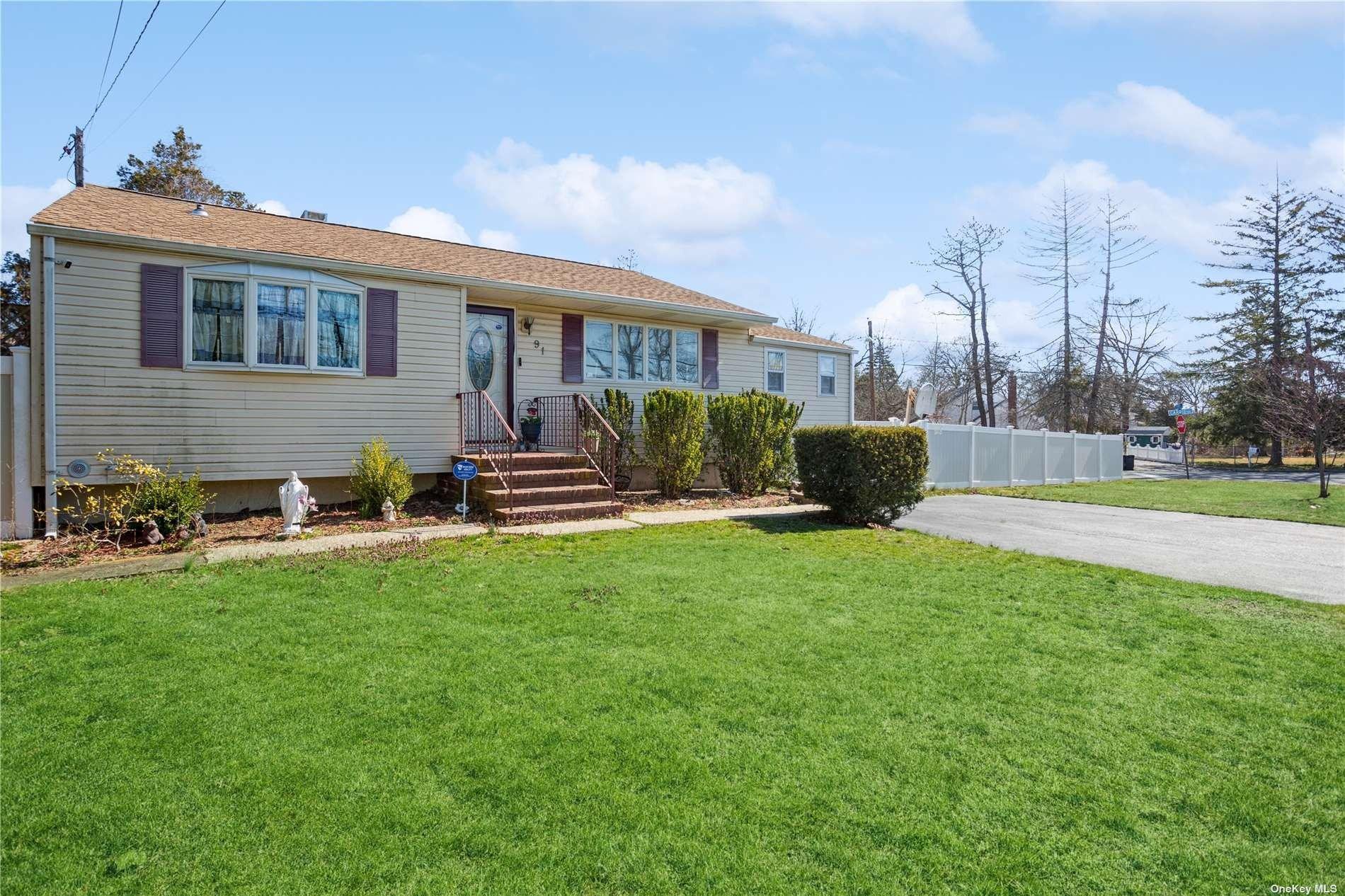 Terry Rd, Sayville, NY 11782