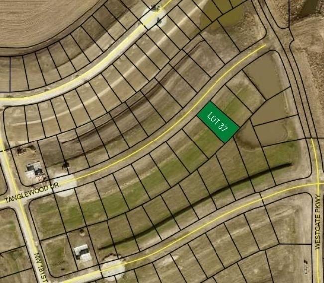 Tanglewood Dr, Clive, IA 50325