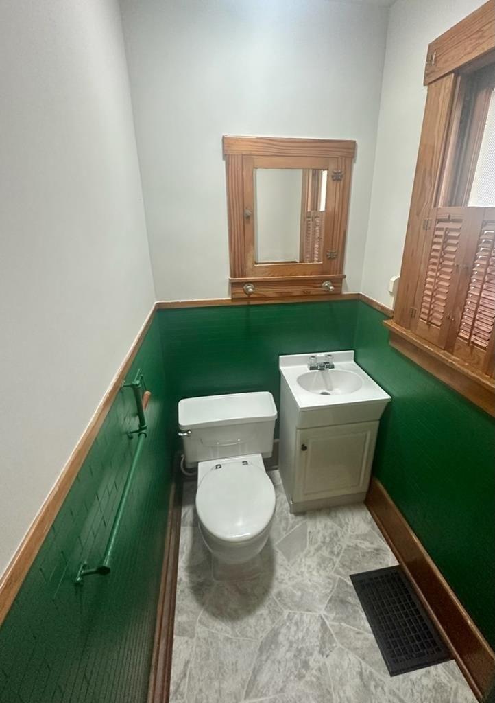 W Walnut St, Salina, KS 67401