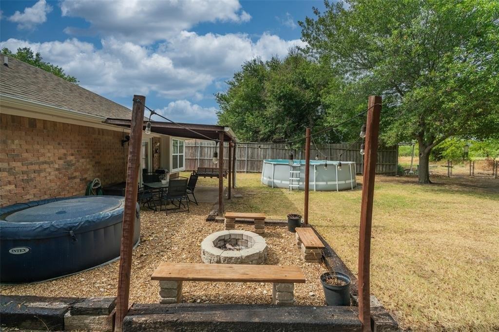 Charles St, Greenville, TX 75402
