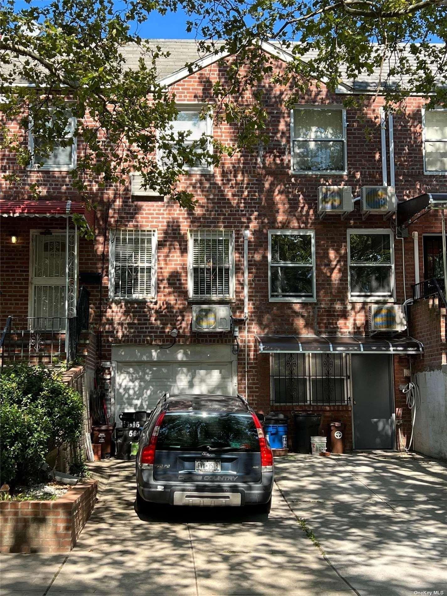 Clearview Expy, Oakland Gardens, NY 11364