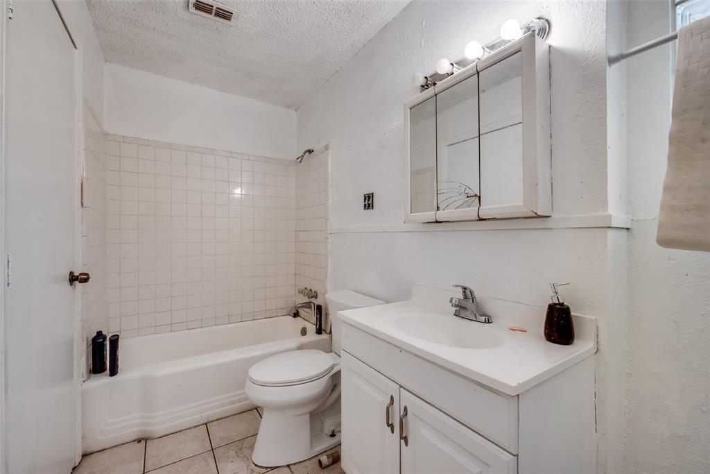 Crenshaw Ave, Fort Worth, TX 76105