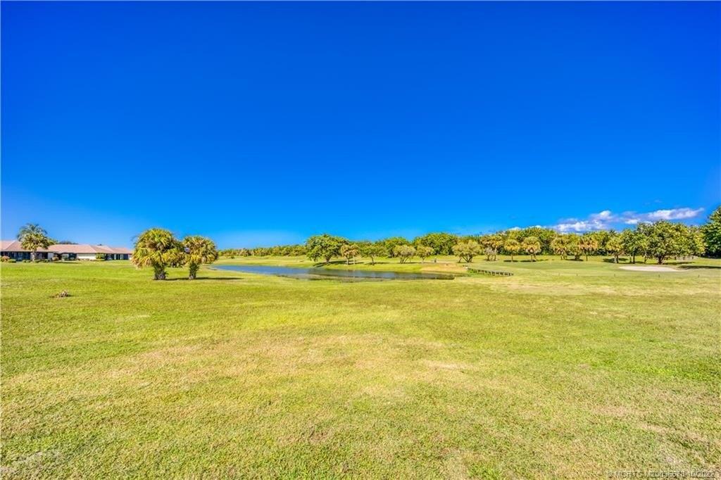 Se Yorktown Dr, Hobe Sound, FL 33455