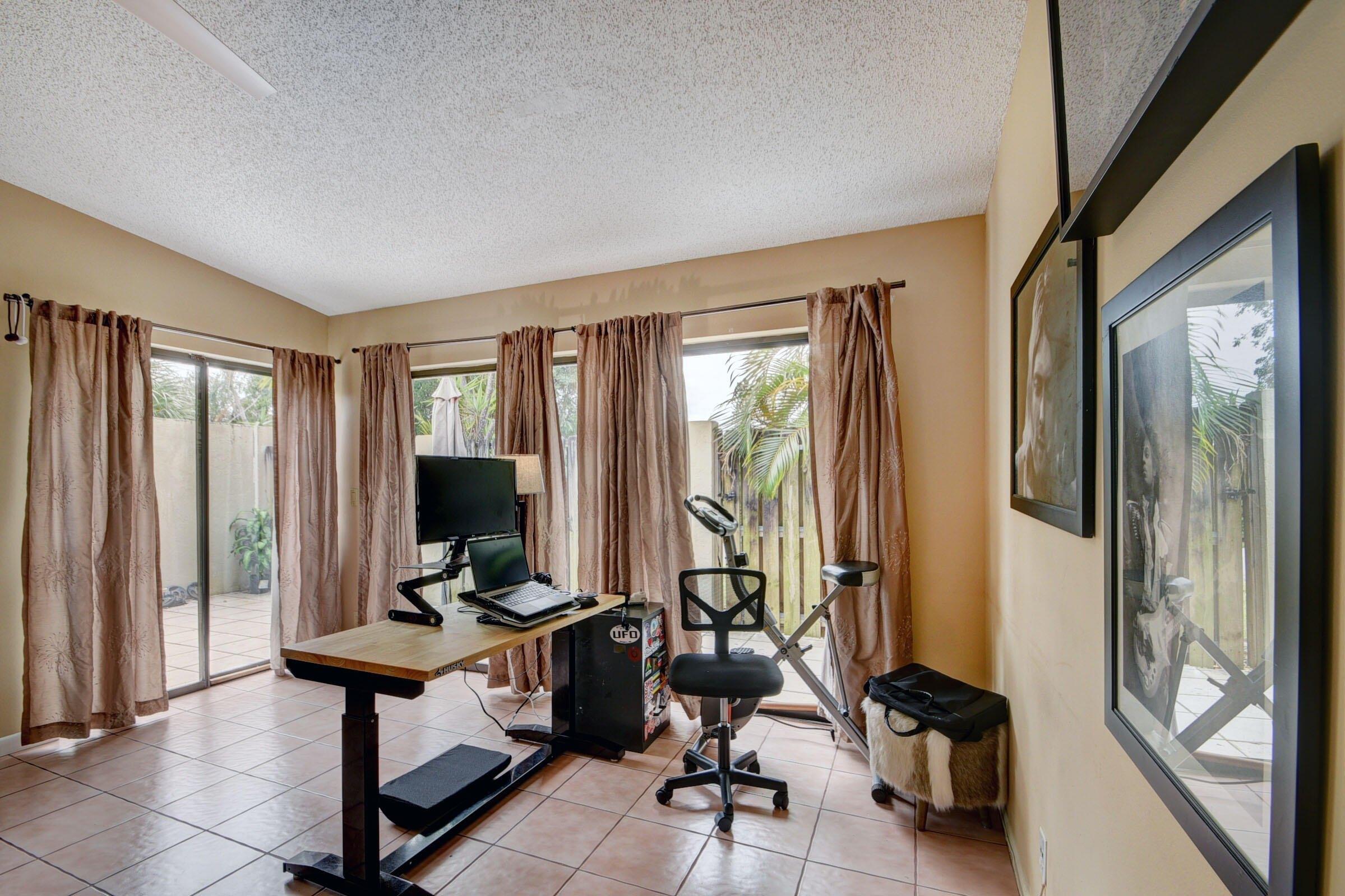Meadows Dr, Boynton Beach, FL 33436