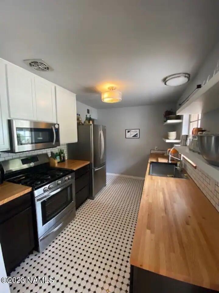 W Pine Ave, Flagstaff, AZ 86001