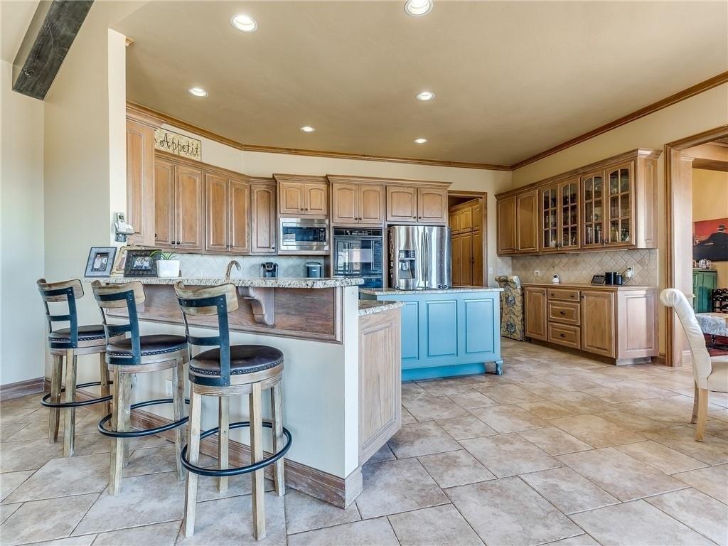 Cheval Pointe Dr, Edmond, OK 73034