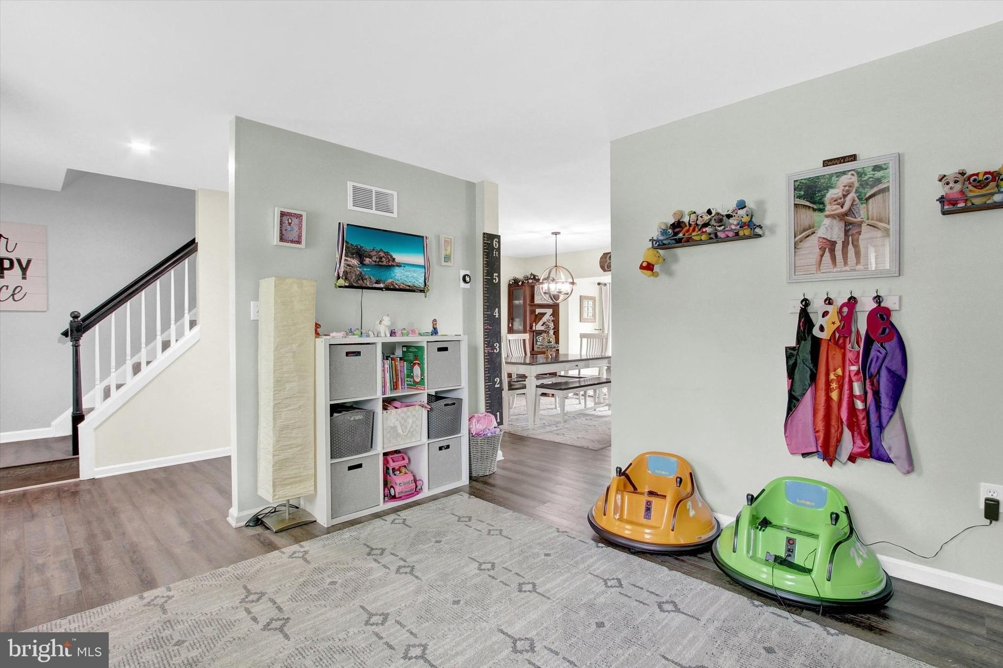 Nina Dr, York, PA 17402