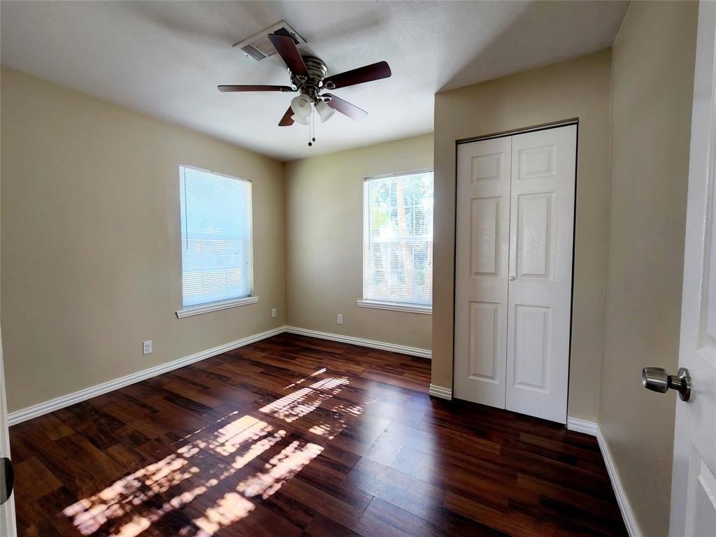 Sharon St, Dallas, TX 75211