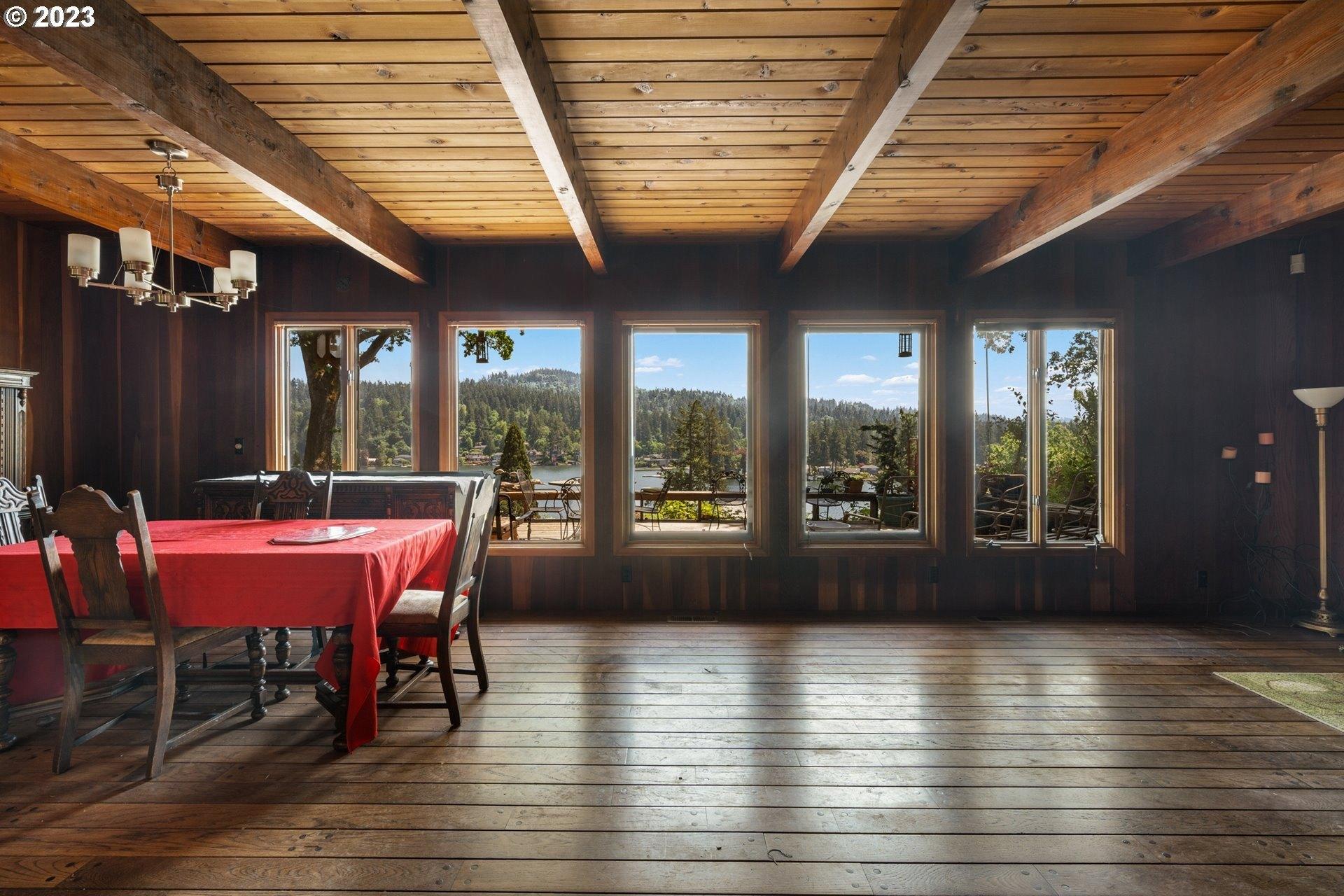 Upper Dr, Lake Oswego, OR 97035