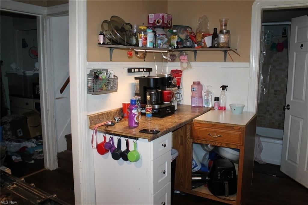 Thomas St, Maple Heights, OH 44137
