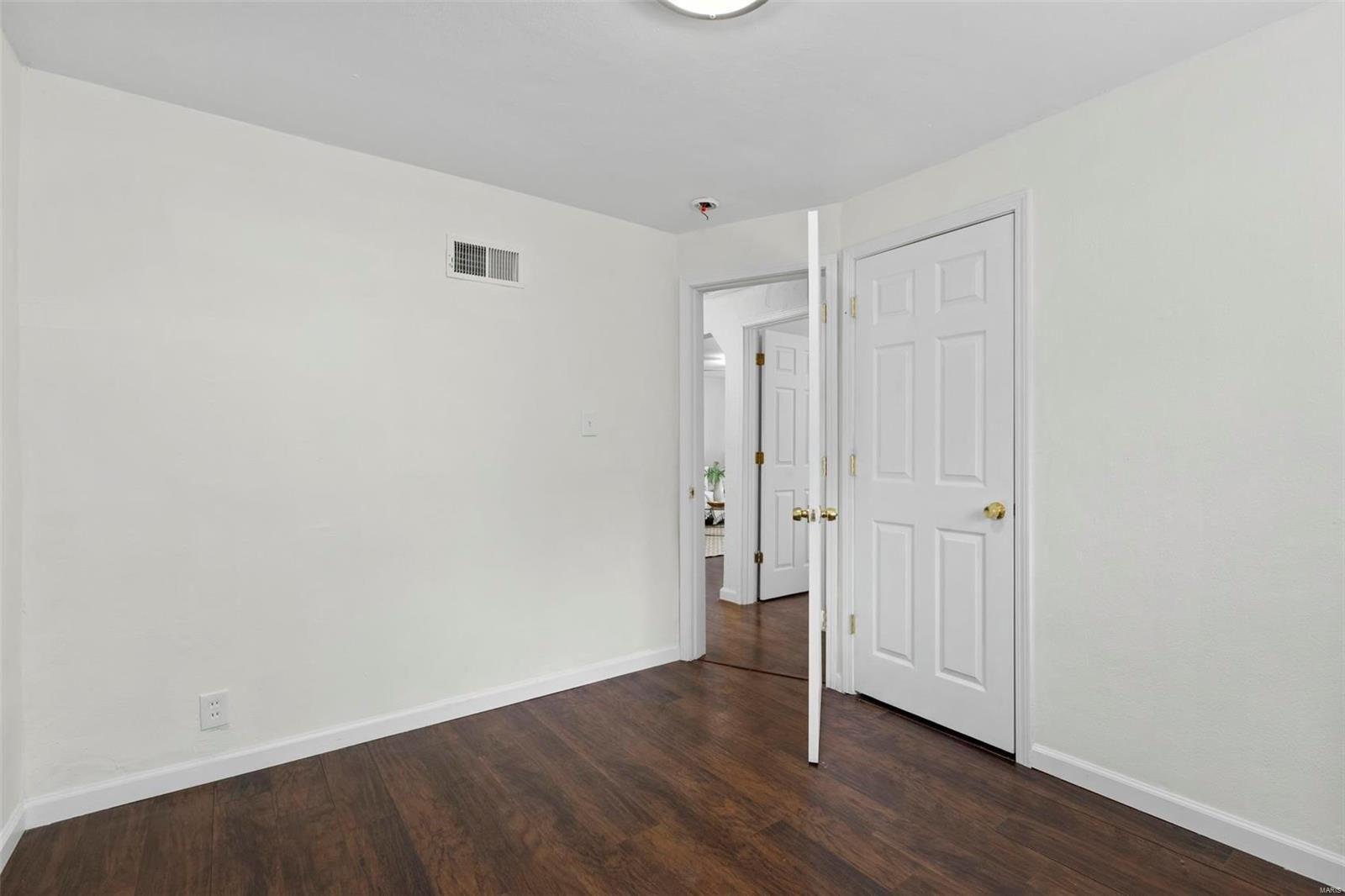 Erber Dr, Saint Louis, MO 63122